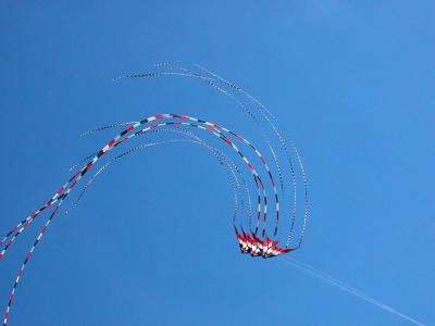 3 Kite close formation  loop.
