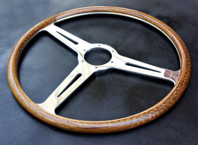 Sprite wheel with figured shedua rim