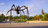 Louise Bourgeoiss Maman 10418