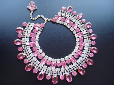 Pink bib 1.JPG