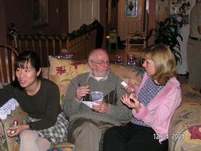Moms BD 12-04-04 014.jpg