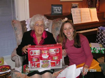 Moms BD 12-04-04 017.jpg