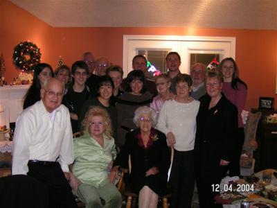 Moms BD 12-04-04 024.jpg