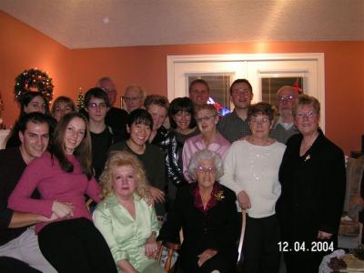 Moms BD 12-04-04 025.jpg