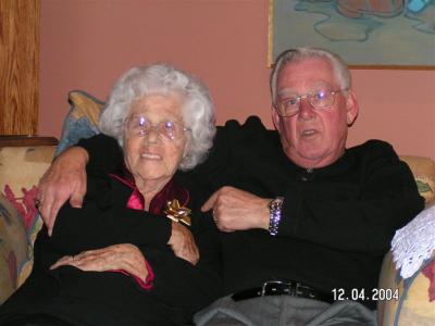 Moms BD 12-04-04 046.jpg