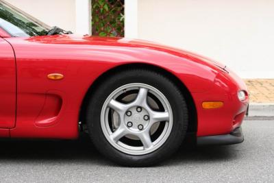 Low profile Bonnet