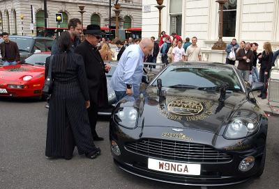 Dave Courtney admiring the Astons on Board weapons.