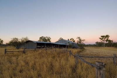 _DSC8151 landscape moorinya shearing shed sunset
