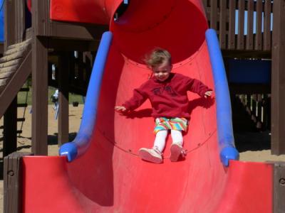 u26/onespeed/medium/43346732.Tyler_and_Kiley_at_the_Park0037.jpg