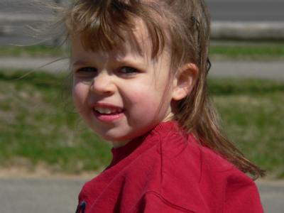 u26/onespeed/medium/43346868.Tyler_and_Kiley_at_the_Park0061.jpg