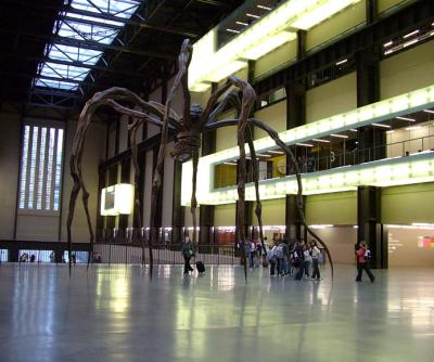 Sculpture in the Tate Mordern art Gallery