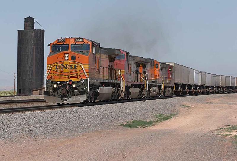 BNSF 658 E at Becker, NM
