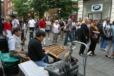 Chinese street musicians
