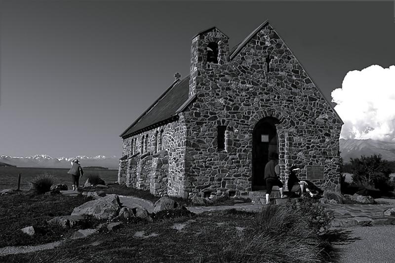24 May 05 - Little Church by the Lake