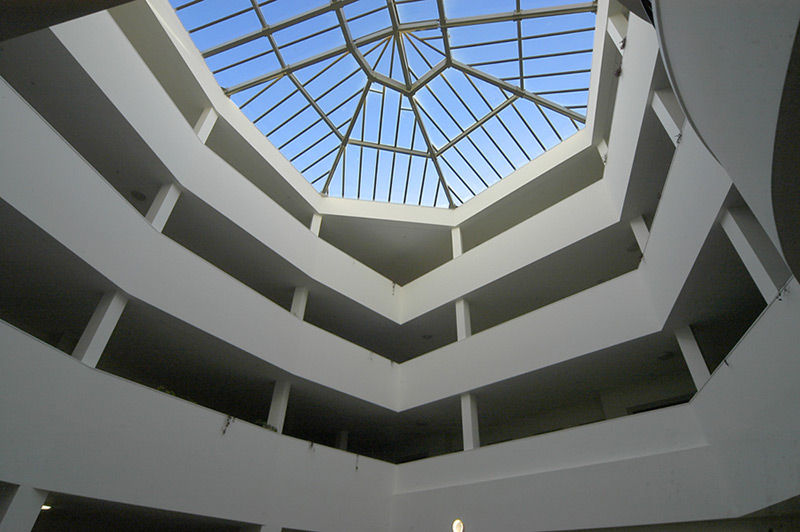 08 May 05 - Atrium