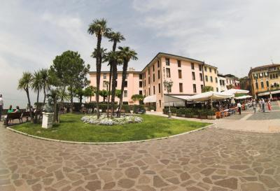 Sirmione Palms