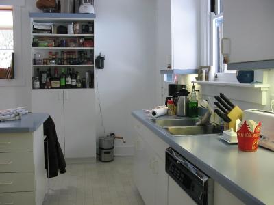 Kitchen02.jpg