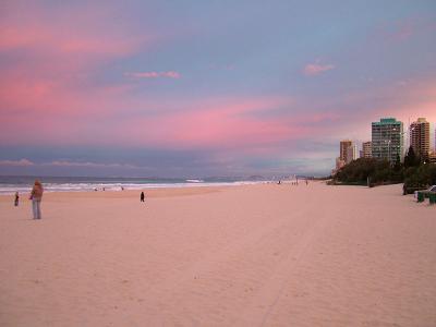 u26/robotnik123/medium/43857889.SurfersParadiseBeach.jpg