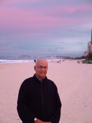 u26/robotnik123/medium/44002914.CedricSurfersParadiseBeach.jpg