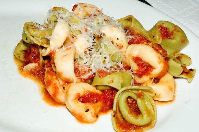 tortellini with tomato sauce