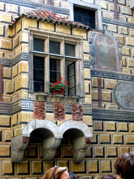 Coats-of-arms on oriel, 4th courtyard in Cesky Krumlov castle