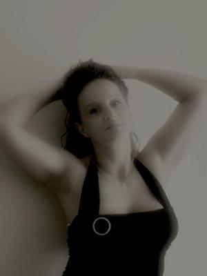 u26/susanne_medic/medium/43324149.Sultry1.jpg