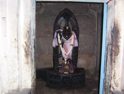 u26/svami/medium/44112135.venugopala.jpg