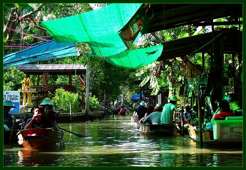 Floating markets 4