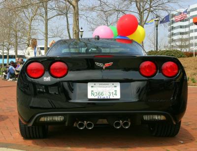 2005 Corvette with ballons