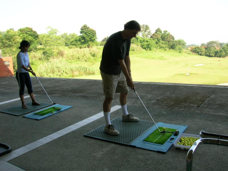 DANGER!  Bad Golfer!