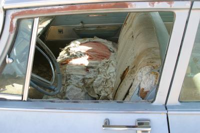 1964 Chrysler New Yorker, front seat, what a mess