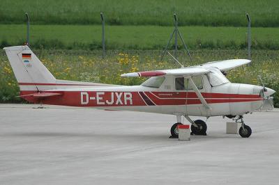 Reims/Cessna F150L