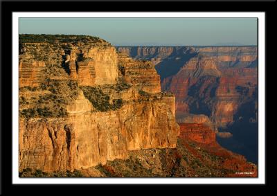 A view along the South Rim of the Grand Canyon near Yavapai Point after sunrise.