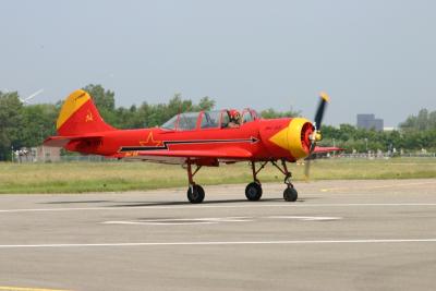 18_yak52_taxi.jpg