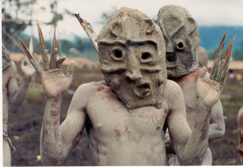 mud men mt hagen festival new guinea