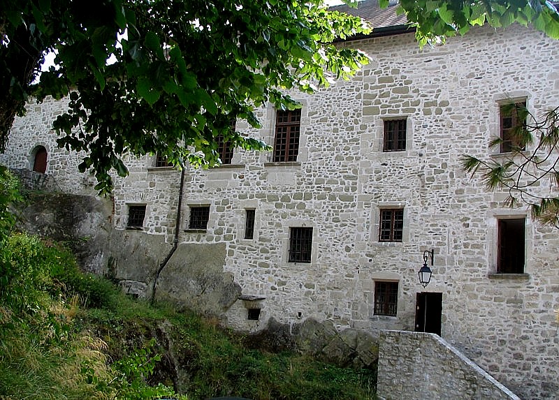 Mur arrire, chateau de Clermont