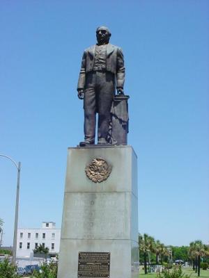 BenitoJuarezStatue.jpg