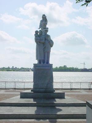 ImmigrantsStatue.jpg