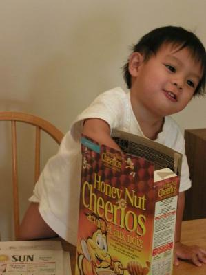 ITs CHEERIOS PIG-OUT TIME!