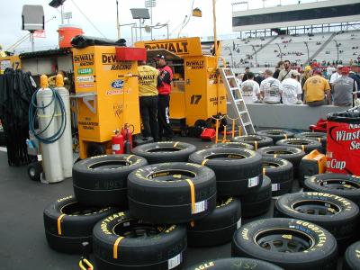 dewalt pit.jpg