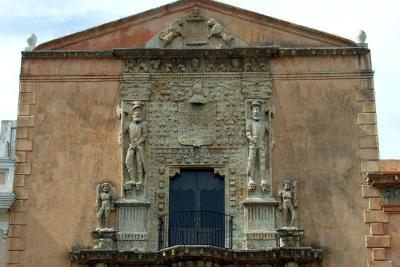 021 - Merida: Spanish Conquistadores ruling over the barbarians