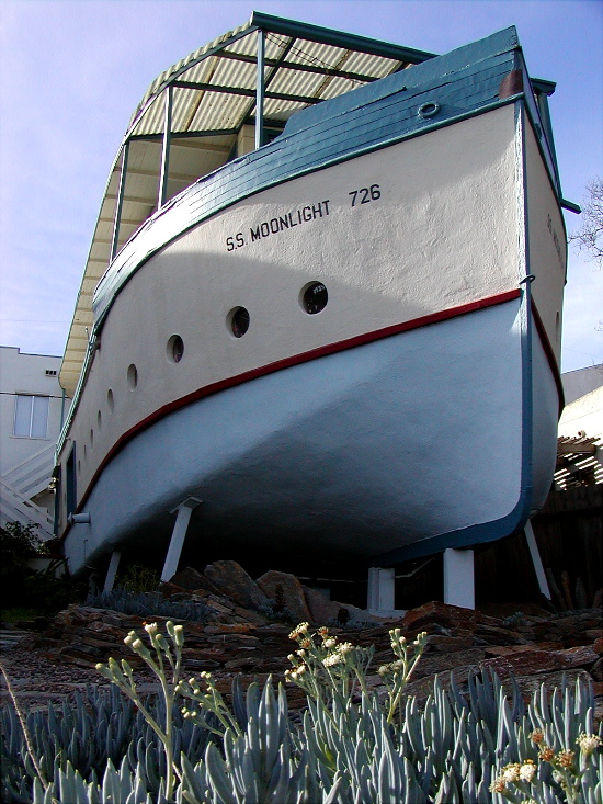 House - Boat
