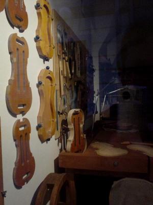 Viola Repair Shop