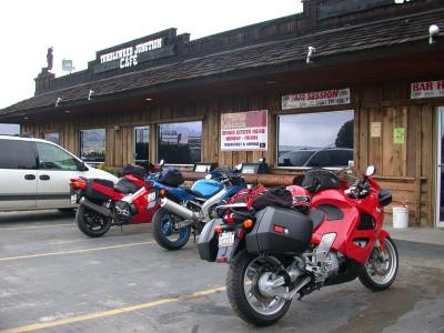 We stop in Anza for breakfast. Bob rides home from here.