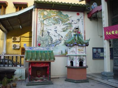 entrance to Chinese temple