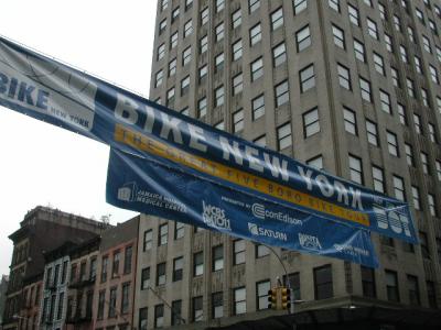 2003 BIKE NEW YORK starting line banner