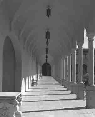 Ringling Arches B&W