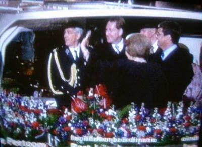 Queen Beatrix standing next to Jan Peter Balkenende, P.M.