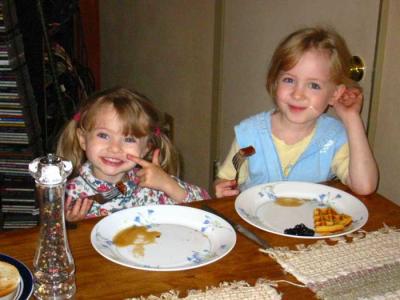 maddie-sami-eating.jpg