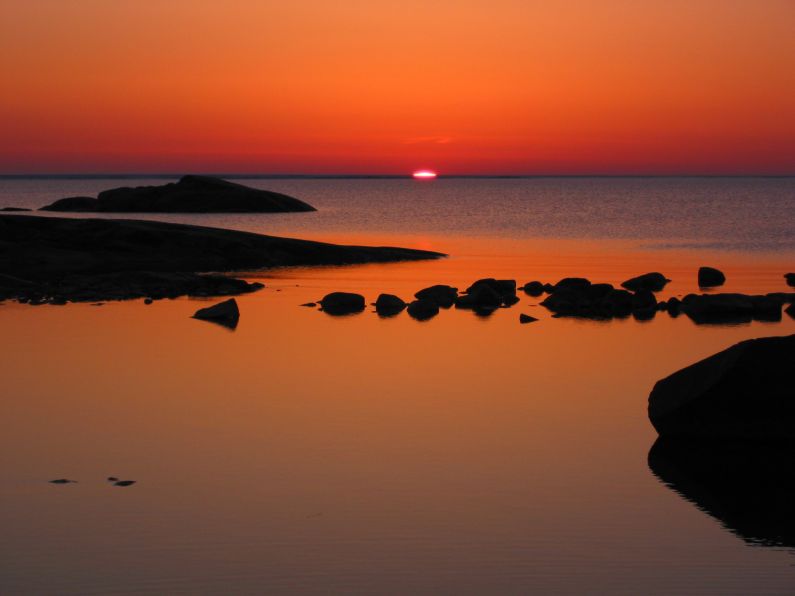 Sunset over regrundsgrepen